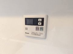 おいだき機能つきなのでお風呂に入る時間が異なるご家庭には嬉しいですね。ボタン一つで快適で便利な生活が＾＾