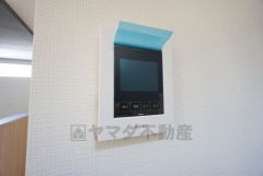 防犯はもちろんセールスマン対策にもなるモニター付きインターホン。