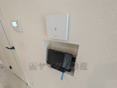 防犯はもちろん、セールスマン対策にもなるモニター付きインターホンです。お子さん1人での留守番時にも活躍しそうです。