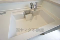 大きなお鍋も楽々洗える幅の広いシンクです＾＾