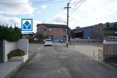 全面道路。東側約6.0ｍ公道。 JR鹿児島本線「天拝山」駅まで徒歩約17分＾＾