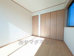 住む人のこだわりを活かす洋室＾＾広めのクローゼットもあり荷物もすっきり片付けられ、ゆとりのある暮らしが出来ます＾＾