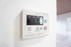 おいだき機能つきなのでお風呂に入る時間が異なるご家庭には嬉しいですね。ボタン一つで快適で便利な生活が＾＾