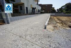 2号棟・3号棟共有道路。