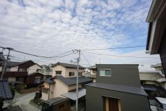 目の前に日差しを遮る建物がないので、日当たり＆風通し良好です＾＾