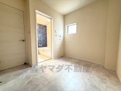 脱衣スペースも広々と確保されていて嬉しいですね＾＾