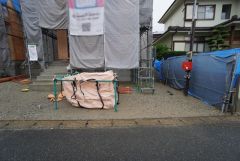 駐車スペースは並列2台分を確保。マイカー用に、お客さま用に、余裕を持ってご利用いただけます。