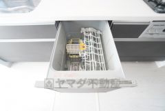 炊事時間を大幅に短縮できる食器洗浄乾燥機付き＾＾食器を洗う手間が減るので家族とのコミュニケーションの時間や自分の時間が増えますね。