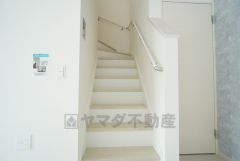 リビング階段は顔を合わせる時間が増えるので、ご家族とのコミュニケーションがとりやすく距離がグッと縮まりそうですね＾＾