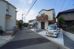 前面道路は南側約4.7ｍの公道に面しています＾＾