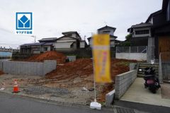 東月隈小学校、目の前＾＾西鉄バス「浦田」歩9分。博多駅行＾＾