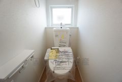 トイレは1階と2階それぞれに設けられています。