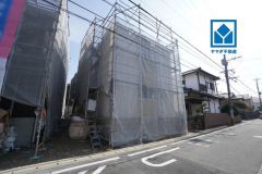 西鉄バス「中尾一丁目」歩4分。天神・博多行。快速も停車＾＾マルキョウ歩4分。幼稚園歩2分。