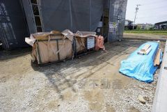 駐車スペースはゆとりある2台分を確保。マイカー用に、お客さま用に、余裕を持ってご利用いただけます。