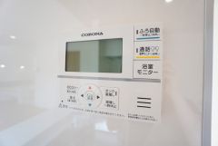 おいだき機能つきなのでお風呂に入る時間が異なるご家庭には嬉しいですね。ボタン一つで快適で便利な生活が＾＾