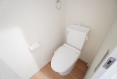 1階2階の2ヶ所にトイレがありますので、忙しい朝にも家族に気を使わず、ゆとりが生まれますね＾＾