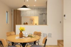 リビング階段＾＾防犯はもちろん、セールスマン対策にもなるモニター付きインターホンです。 来訪者の顔が見えるので安心ですね＾＾