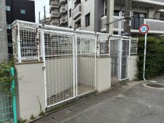 敷地内にゴミ置き場を設けており、日々のゴミ出しがスムーズ＾＾ 重いゴミも短い動線で出せる便利な環境です。