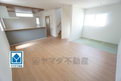 プライバシーが守られる2階リビング。