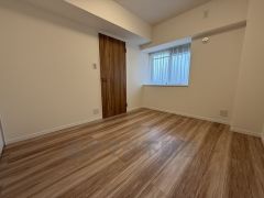 採光を確保した明るい室内は、風通しも良く、大変居心地の良い空間となっております。日当たりがよく、子供部屋としての利用もおすすめ。 