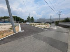 前面道路含む現地写真。