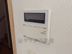 おいだき機能つきなのでお風呂に入る時間が異なるご家庭には嬉しいですね。ボタン一つで快適で便利な生活が＾＾