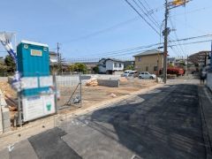 前面道路含む現地写真。