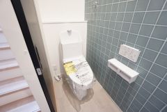 1階2階の2ヶ所にトイレがありますので、忙しい朝にも家族に気を使わず、ゆとりが生まれますね＾＾