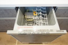 炊事時間を大幅に短縮できる食器洗浄乾燥機付き＾＾食器を洗う手間が減るので家族とのコミュニケーションの時間や自分の時間が増えますね。
