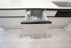 炊事時間を大幅に短縮できる食器洗浄乾燥機付き＾＾食器を洗う手間が減るので家族とのコミュニケーションの時間や自分の時間が増えますね。