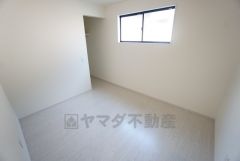 住む人のこだわりを活かす洋室＾＾ウォークインクローゼット付きなので、毎日のコーディネートが楽しくなりそうですね＾