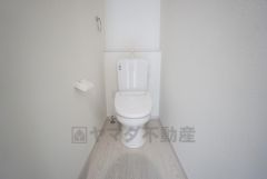 1階2階の2ヶ所にトイレがありますので、忙しい朝にも家族に気を使わず、ゆとりが生まれますね＾＾