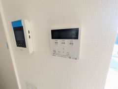 おいだき機能つきなのでお風呂に入る時間が異なるご家庭には嬉しいですね。ボタン一つで快適で便利な生活が＾＾