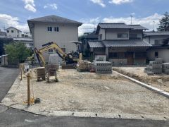 駐車スペースはゆとりある2台分を確保。マイカー用に、お客さま用に、余裕を持ってご利用いただけます＾＾