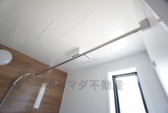 浴室暖房乾燥機付きなので梅雨時期などのお洗濯に便利ですね＾＾
