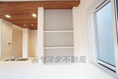 キッチン前方に収納棚あり＾＾