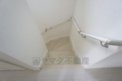 リビング階段は顔を合わせる時間が増えるので、ご家族とのコミュニケーションがとりやすく距離がグッと縮まりそうですね＾＾