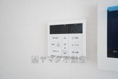 おいだき機能つきなのでお風呂に入る時間が異なるご家庭には嬉しいですね。ボタン一つで快適で便利な生活が＾＾