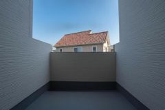 広々としたバルコニー。 天気のいい日にはお布団もまとめて干せそうですね＾＾