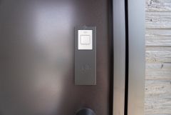 かざすだけで開閉できる、タッチキー採用の玄関。お買い物帰りで、両手がふさがってきても簡単に中に入れます＾＾