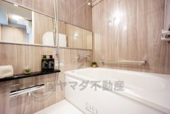 一日の疲れを癒すバスルーム。