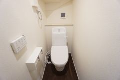 1階2階の2ヶ所にトイレがありますので、忙しい朝にも家族に気を使わず、ゆとりが生まれますね＾＾