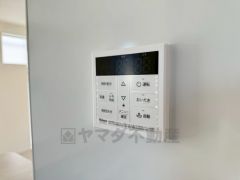 おいだき機能つきなのでお風呂に入る時間が異なるご家庭には嬉しいですね。ボタン一つで快適で便利な生活が＾＾