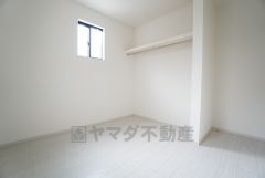 住む人のこだわりを活かす洋室＾＾オープンクローゼットもあり荷物もすっきり片付けられ、ゆとりのある暮らしが出来ます＾＾