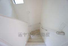 リビング階段は顔を合わせる時間が増えるので、ご家族とのコミュニケーションがとりやすく距離がグッと縮まりそうですね＾＾