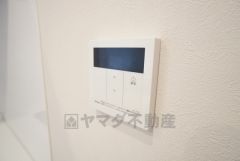 おいだき機能つきなのでお風呂に入る時間が異なるご家庭には嬉しいですね。ボタン一つで快適で便利な生活が＾＾