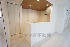 折下天井とダウンライトでおしゃれで明るいダイニングです＾＾