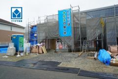 弥生が丘小学校(歩5分)。敷地面積約70坪＾＾カースペース3台分。西鉄バス「弥生が丘四丁目」歩2分。JR鳥栖駅行＾＾