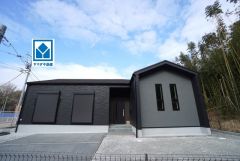 生活がワンフロアで完結する平屋建て＾＾敷地面積約80坪。西鉄「端間」駅(自転車7分/1.9ｋｍ)＾＾