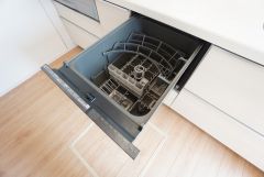炊事時間を大幅に短縮できる食器洗浄乾燥機付き＾＾食器を洗う手間が減るので家族とのコミュニケーションの時間や自分の時間が増えますね。